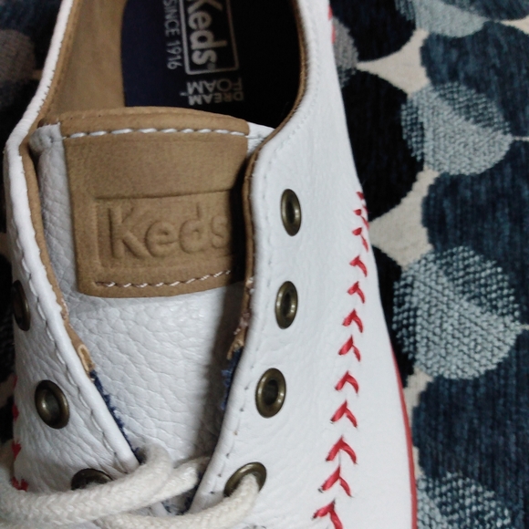 Keds leather shoes ๐๐ never been worn size 7 - Picture 6 of 16